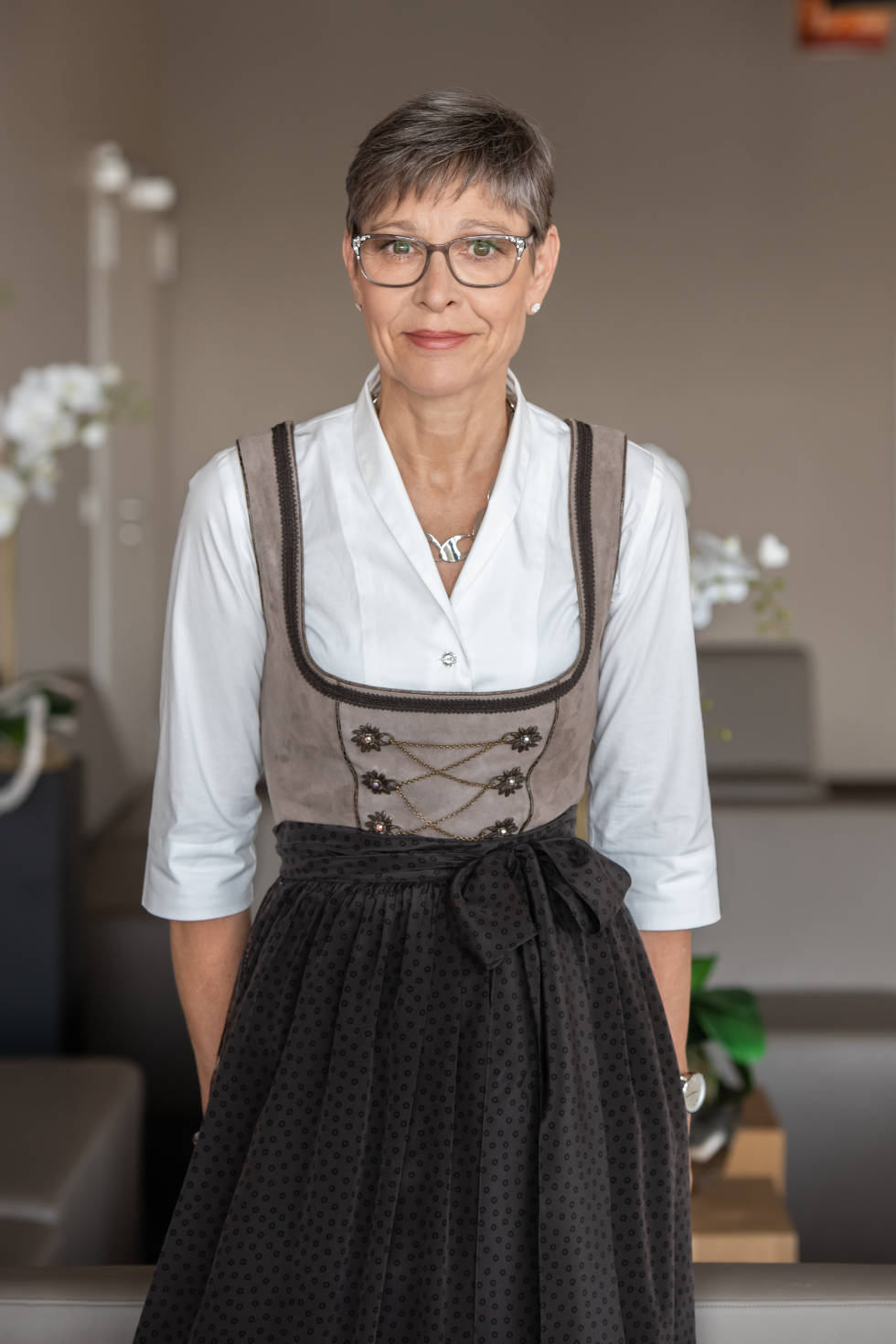 Leder-Dirndl-Grau-Sabine Klein